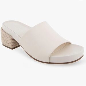 Aerosoles Clark Slide Sandals in Eggnog Leather (white/beige) Womens 5.5